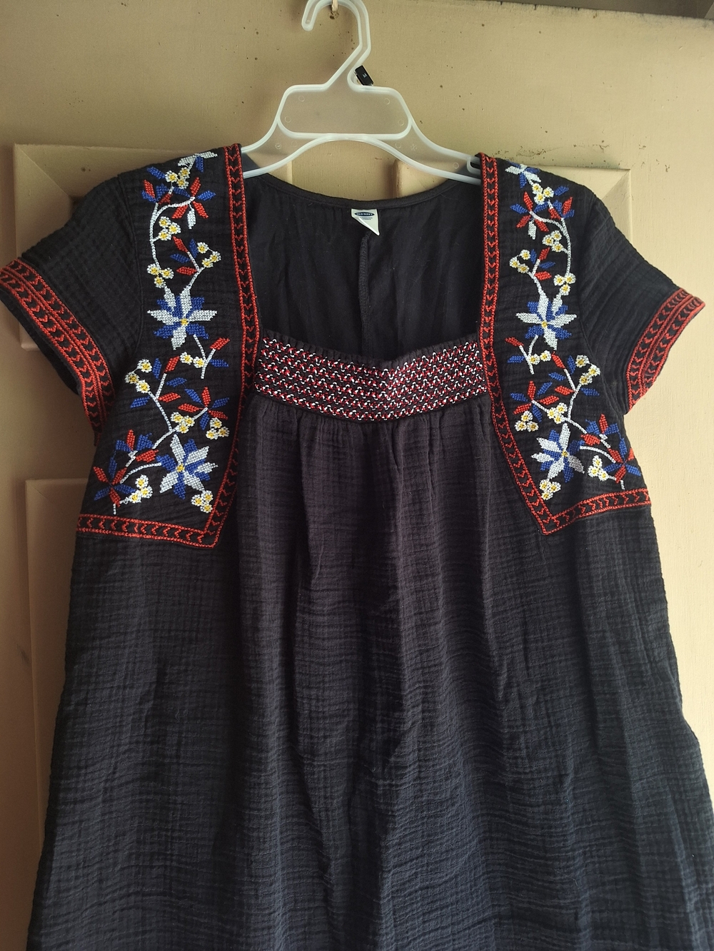 🥰 Old Navy Gauzy Black Embroidered Short Sleeve Dress S